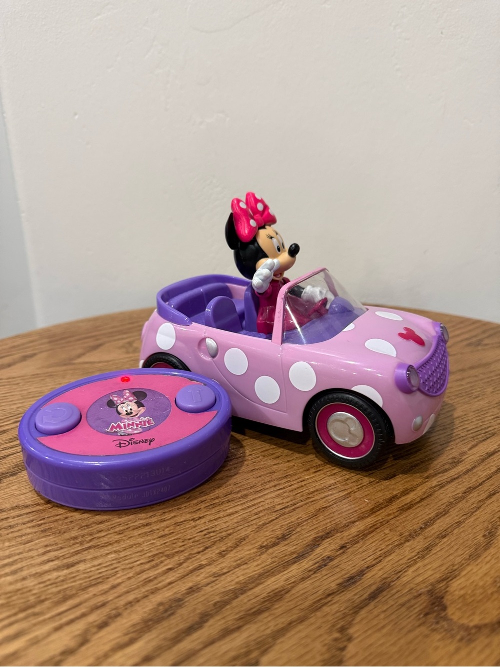 Disney Minnie Mouse Pink and Purple Remote-Controlled Convertible
